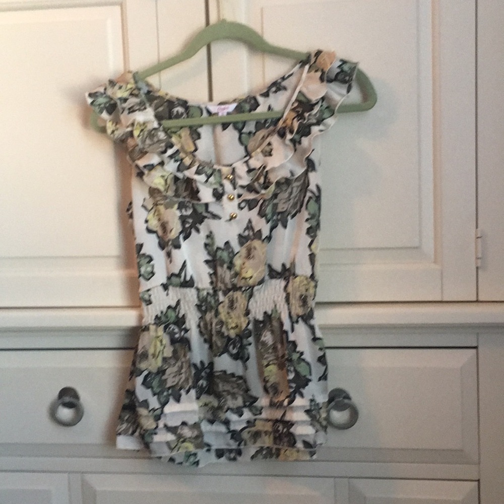 Floral wear-to-work flouncy tank